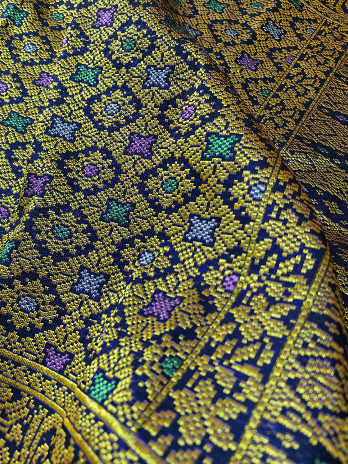 Tenunan Brunei Silubang Bangsi