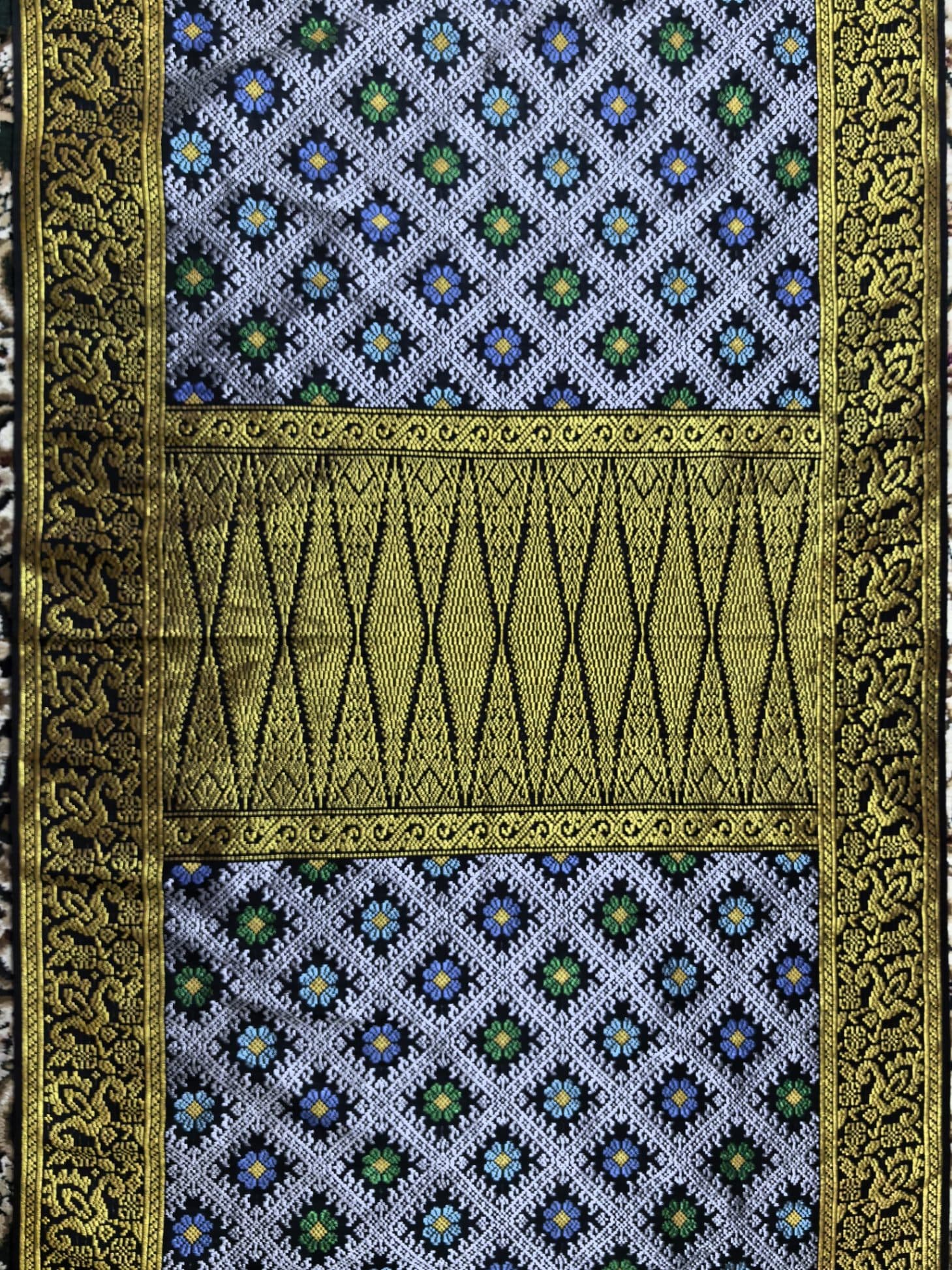 Kain Tenunan Brunei Sipugut - Gambar 1