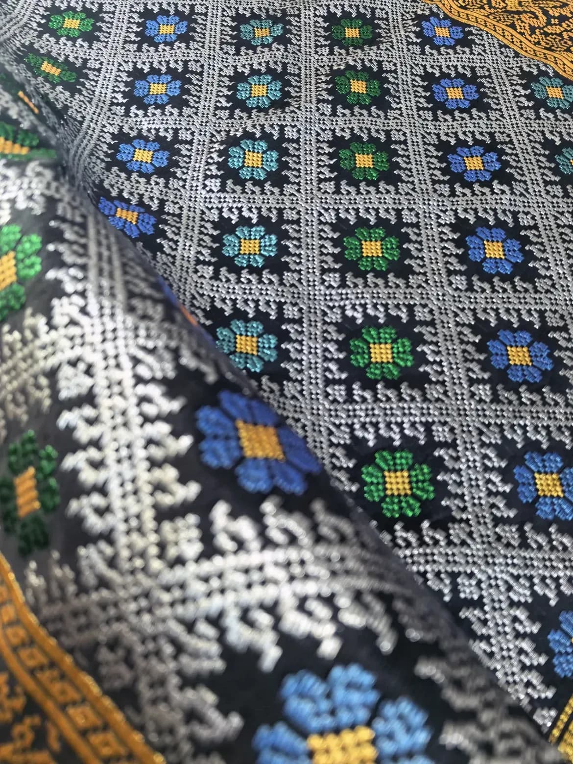 Kain Tenunan Brunei Sipugut - Gambar 2