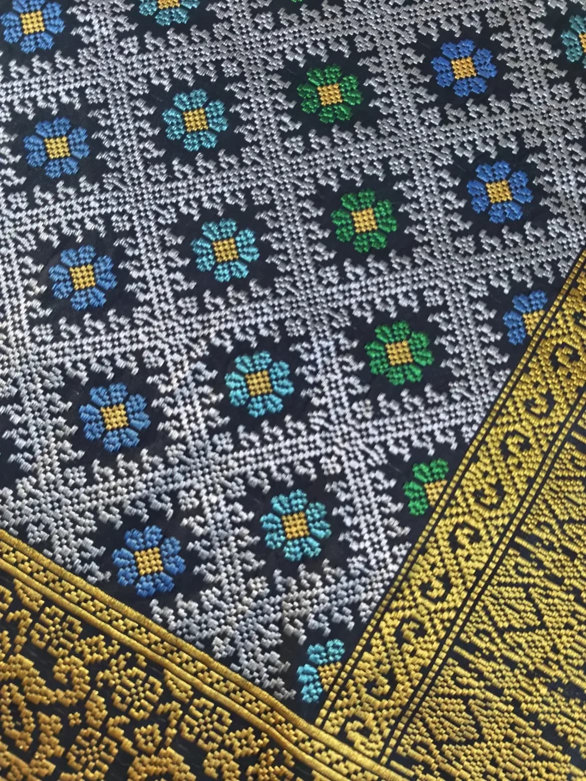 Kain Tenunan Brunei Sipugut - Gambar 3