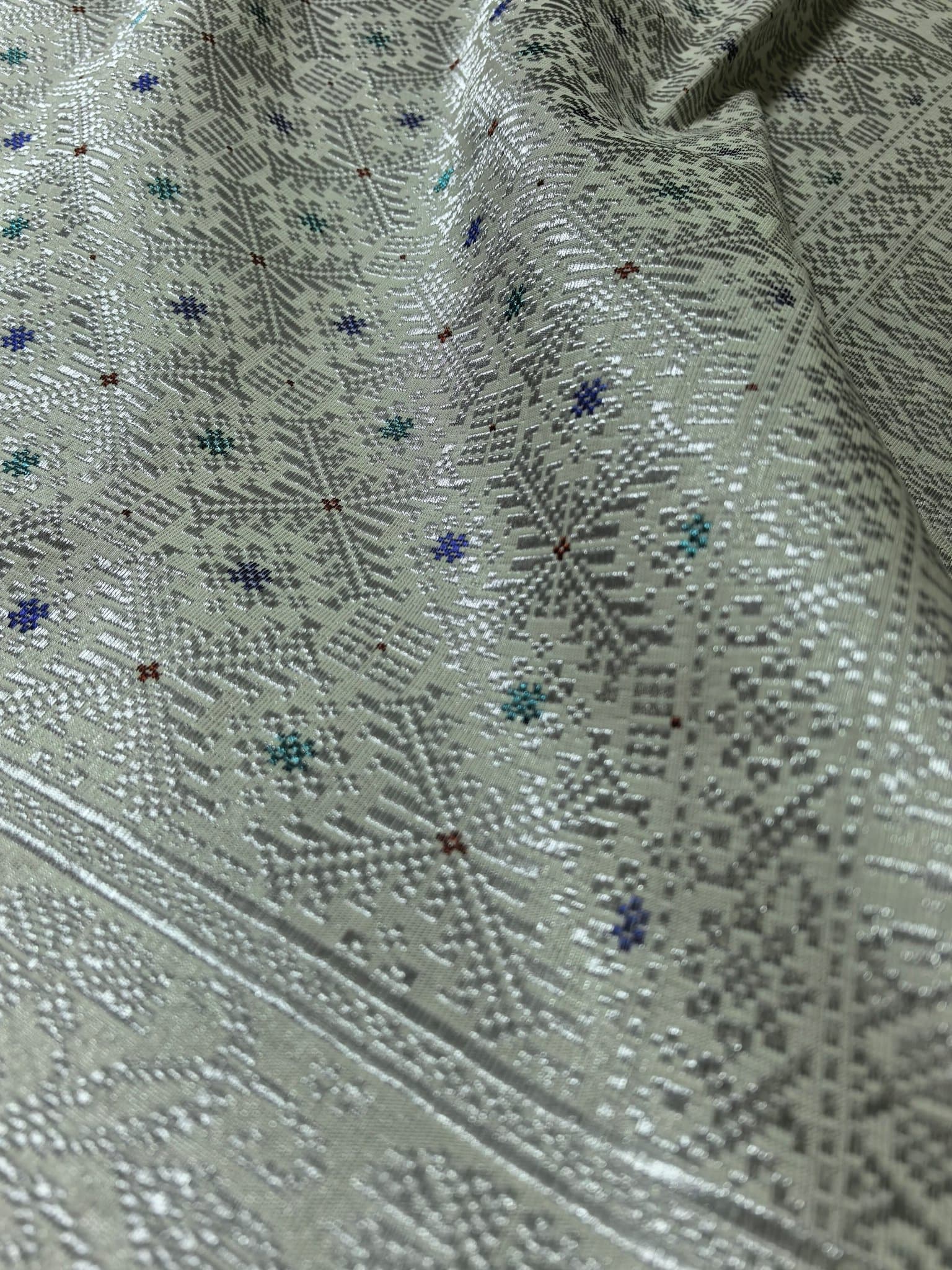 Kain Silubang Bangsi Tanah Off White - Gambar 3