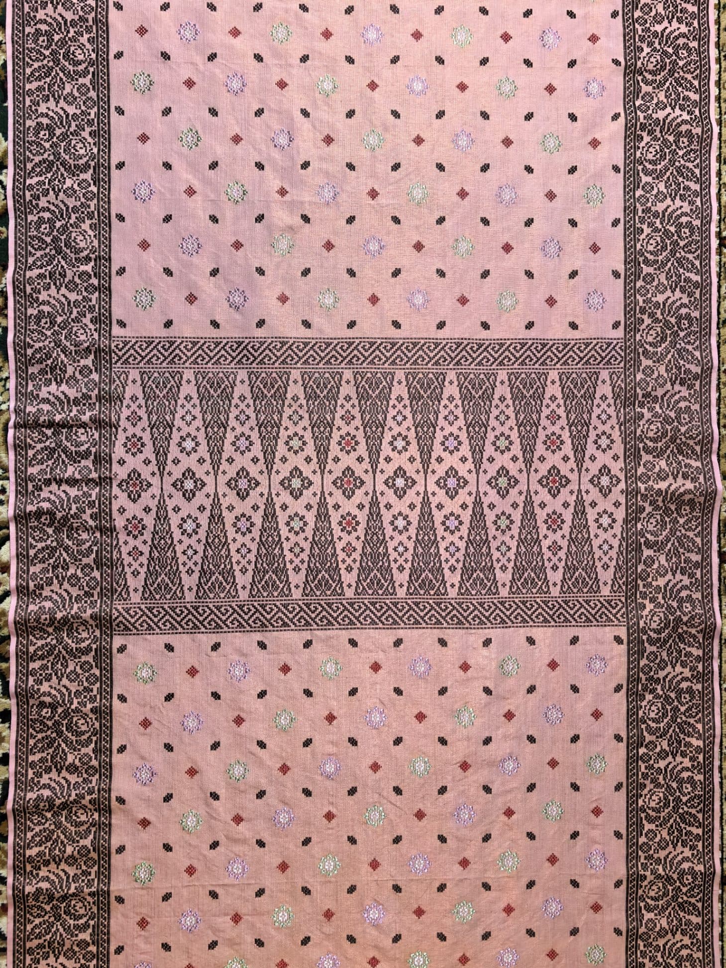 Tenunan Brunei Arap Gegati - Gambar 1