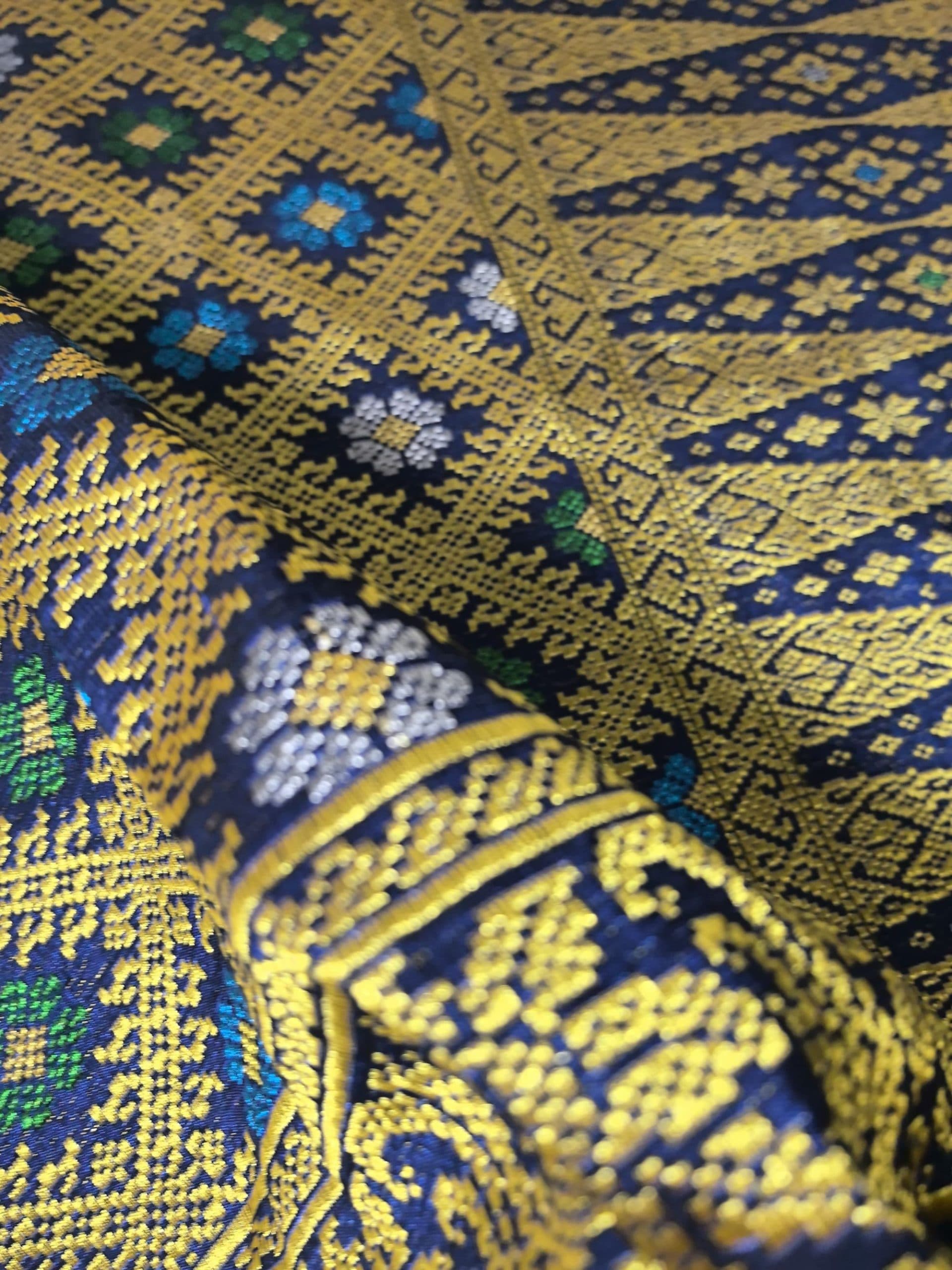 Kain Asli Brunei Silubang Bangsi - Gambar 3